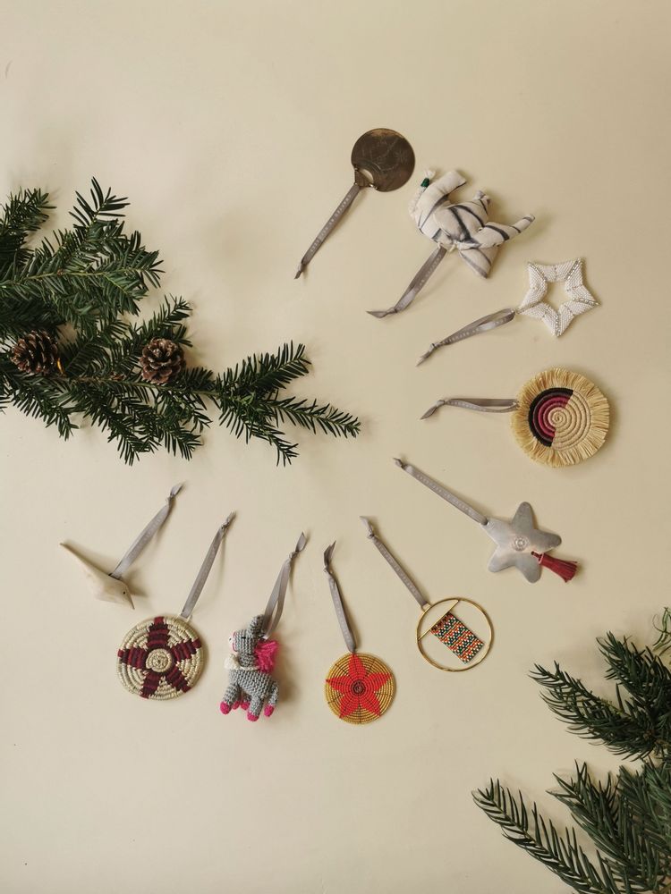 Christmas garlands and baubles - Holiday Ornament Collection - UNHCR/MADE51