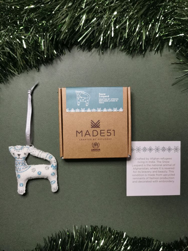 Christmas garlands and baubles - Holiday Ornament Collection - UNHCR/MADE51