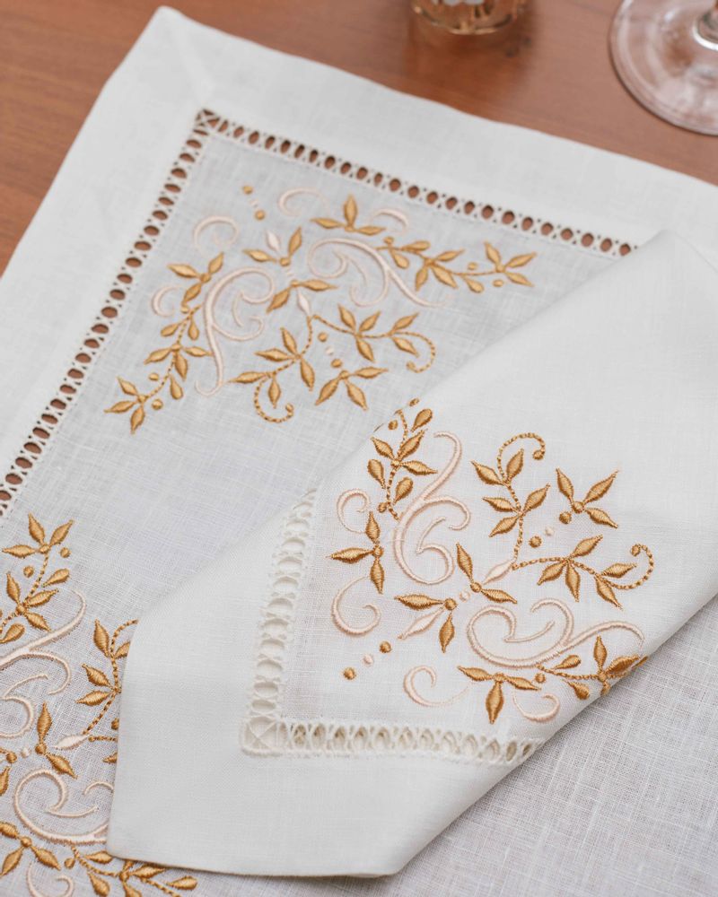 Table mat - Embroidered Linen table set - Chateau Off-white - RENDAR