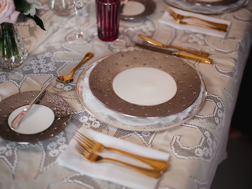 Table cloths - Hand-embroidered Linen Tablecloth - Labyrinthe - RENDAR