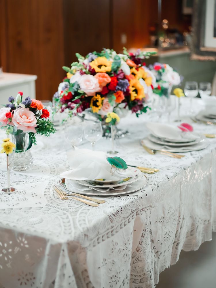 Table cloths - Hand embroidered cotton and linen tablecloth - Renaissance - RENDAR