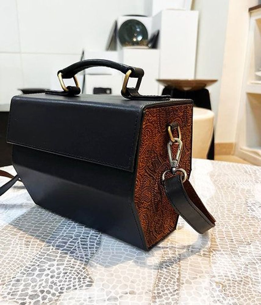 Sacs et cabas - Sac à bandoulière fabriqué à la main, unique en son genre. - THECRAFTROOT
