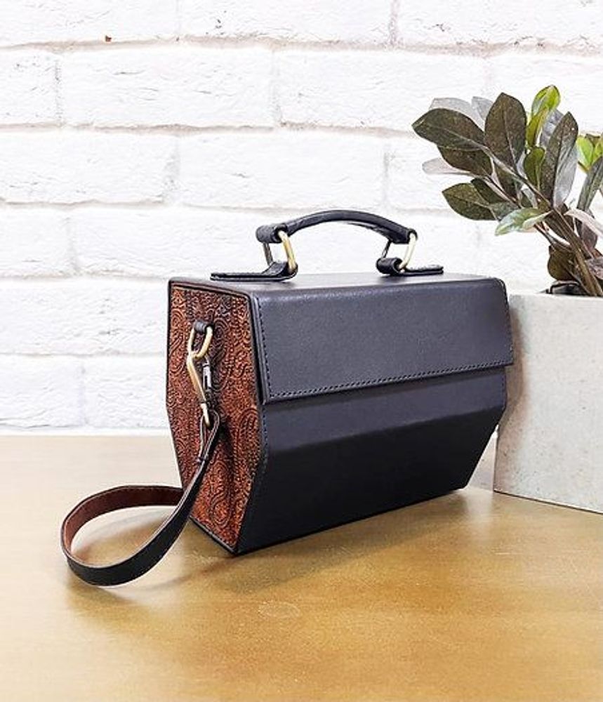 Sacs et cabas - Sac à bandoulière fabriqué à la main, unique en son genre. - THECRAFTROOT