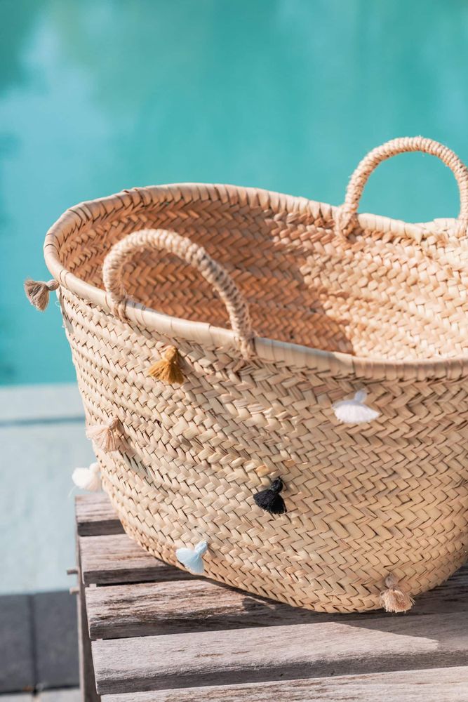 Travel accessories - Wicker basket with pompons - Zio - MIA ZIA
