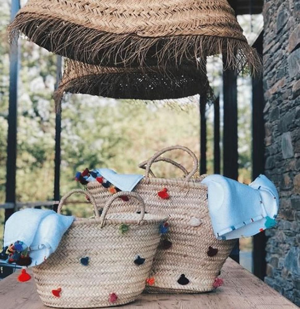 Travel accessories - Wicker basket with pompons - Zio - MIA ZIA