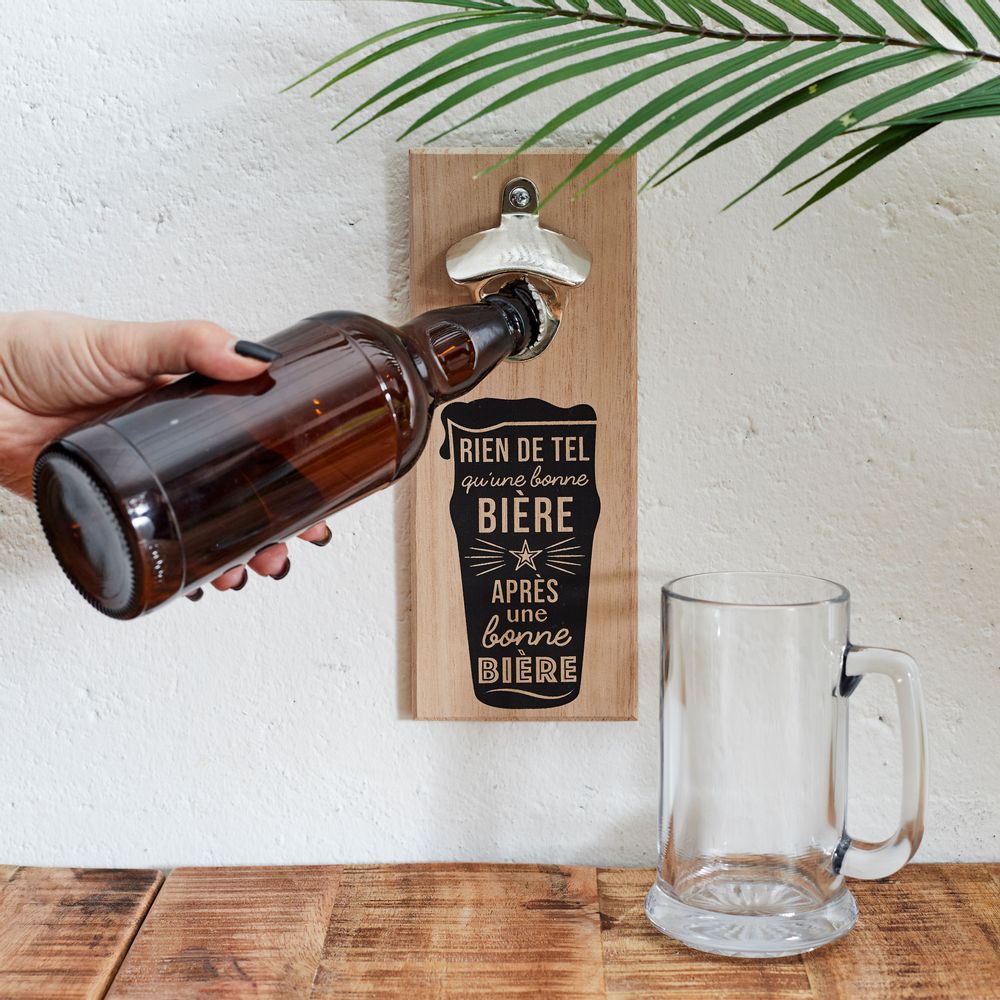 Wine accessories - WALL MAGNETIC BOTTLE OPENER - LA CHAISE LONGUE DIFFUSION/LE STUDIO