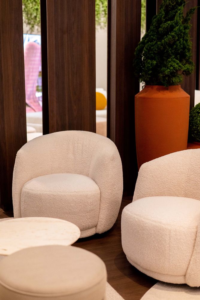 Armchairs - SERBIA Armchair - CENTURY