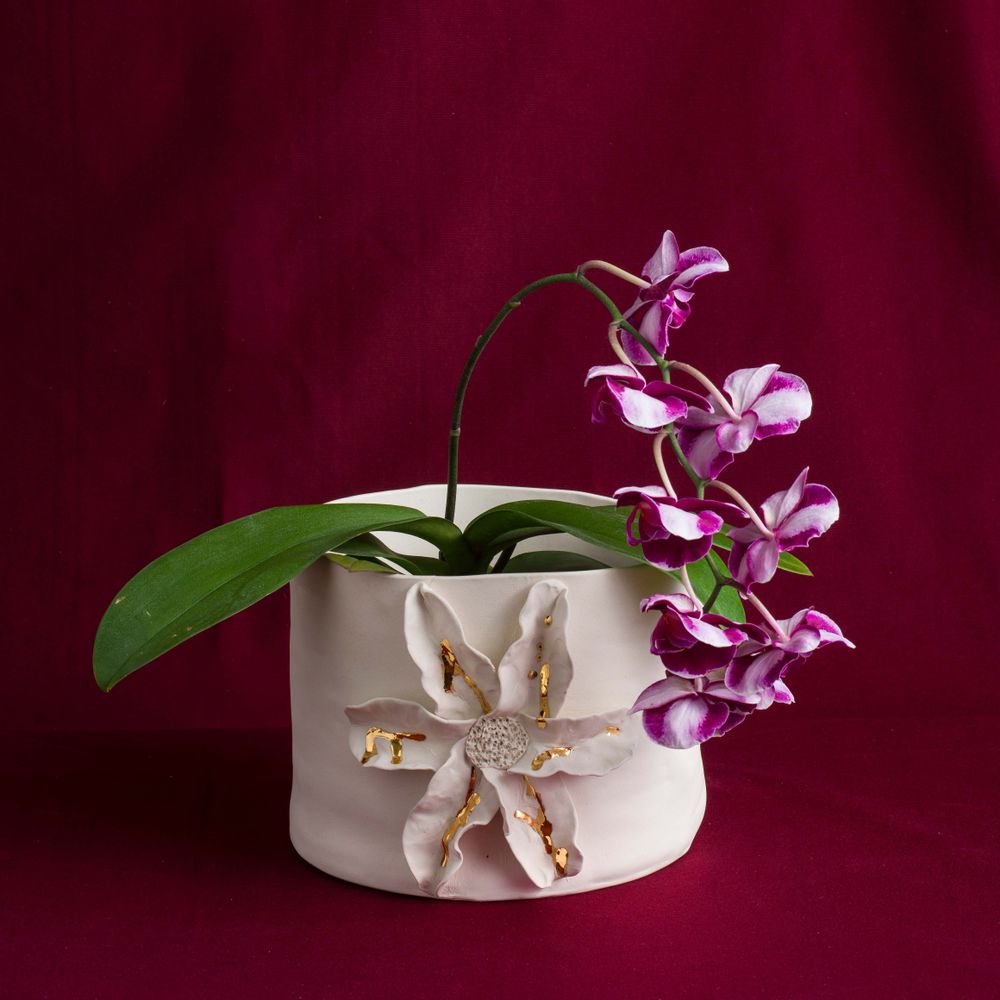 Vases - Orchid cachepot series vase in porcelain and gold - ATELIER LE MOTIF