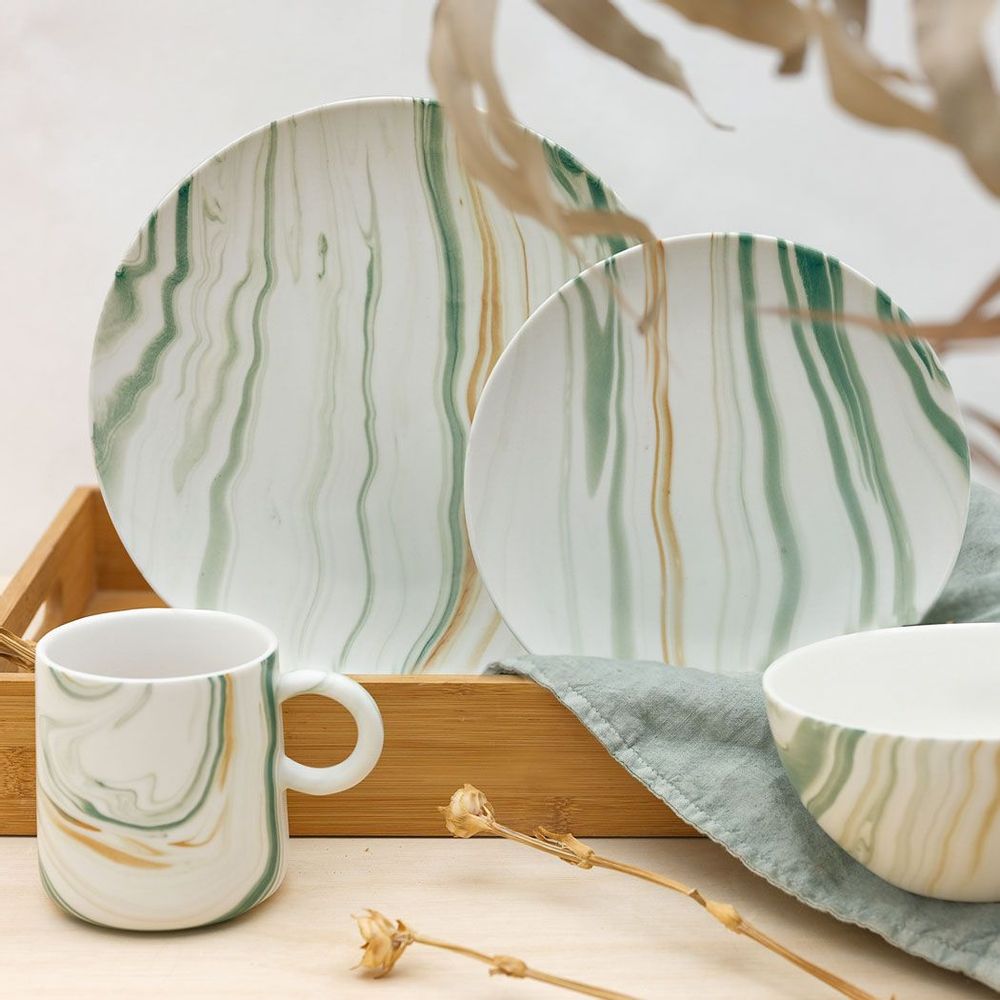 Everyday plates - classic shapes, green lines - SAPOTA LTD.