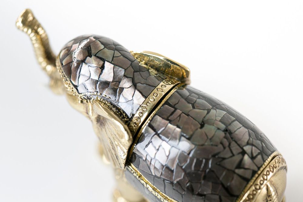 Decorative objects - Elephant box made of natural mother-of-pearl and recycled brass - WILD BY MOSAIC