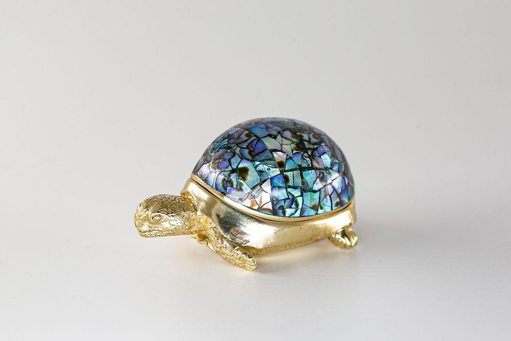 Caskets and boxes - Turtle box made of natural mother-of-pearl and recycled brass - WILD BY MOSAIC