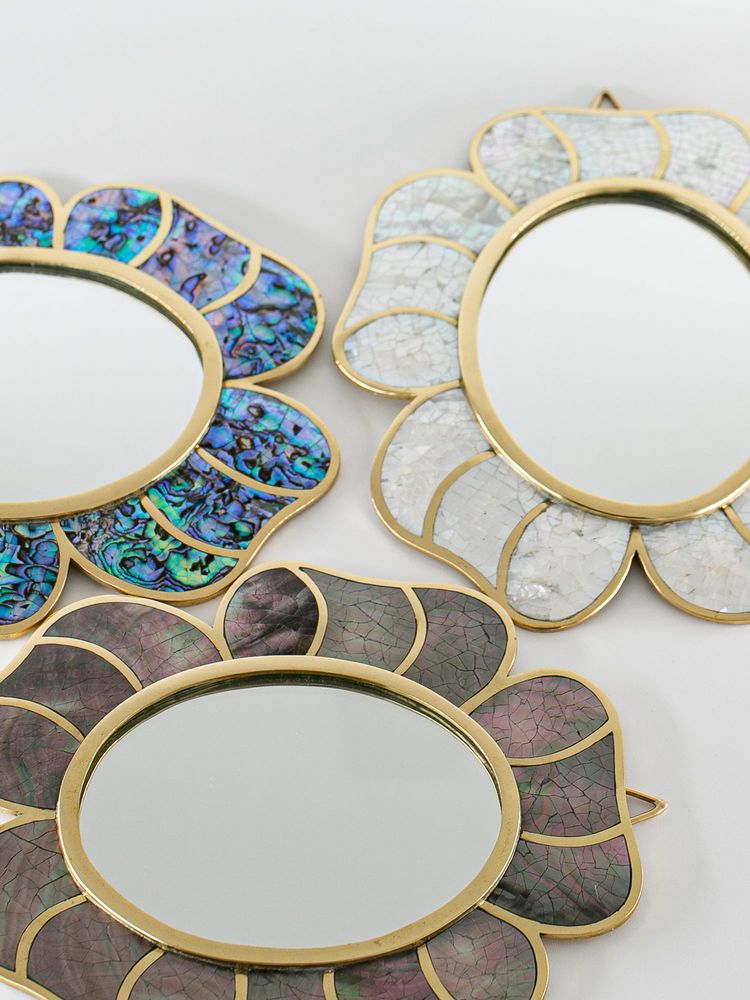 Miroirs - Miroir Flower nacre naturelle et laiton recyclé - WILD BY MOSAIC