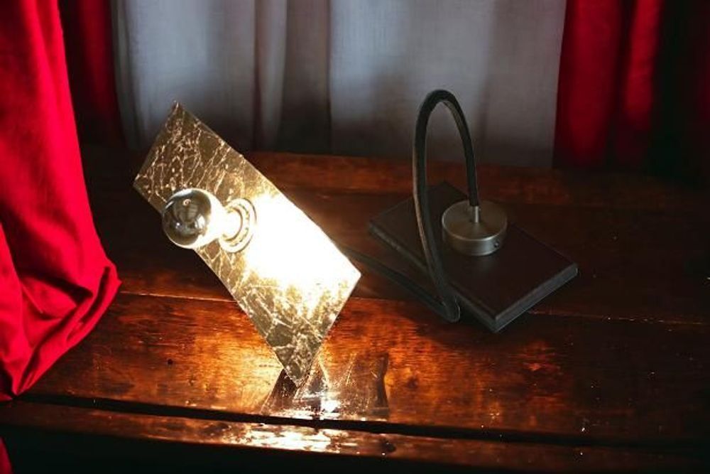 Objets de décoration - Mouvement. Lampe à poser feuille d'or blanc 9 carats. - ATELIER DE MR C