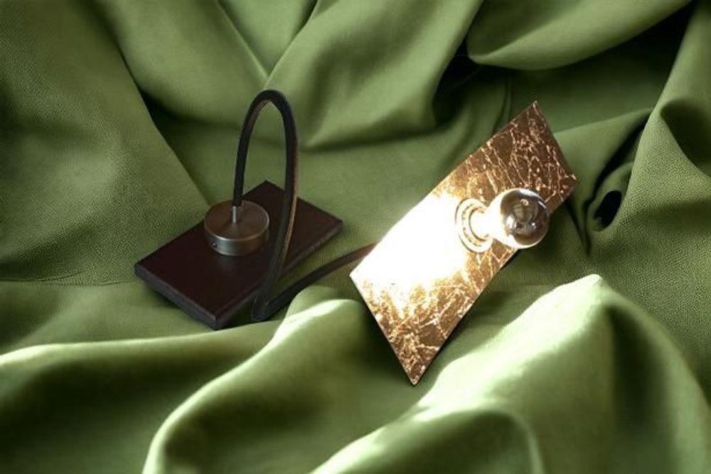 Objets de décoration - Mouvement. Lampe à poser feuille d'or blanc 9 carats. - ATELIER DE MR C