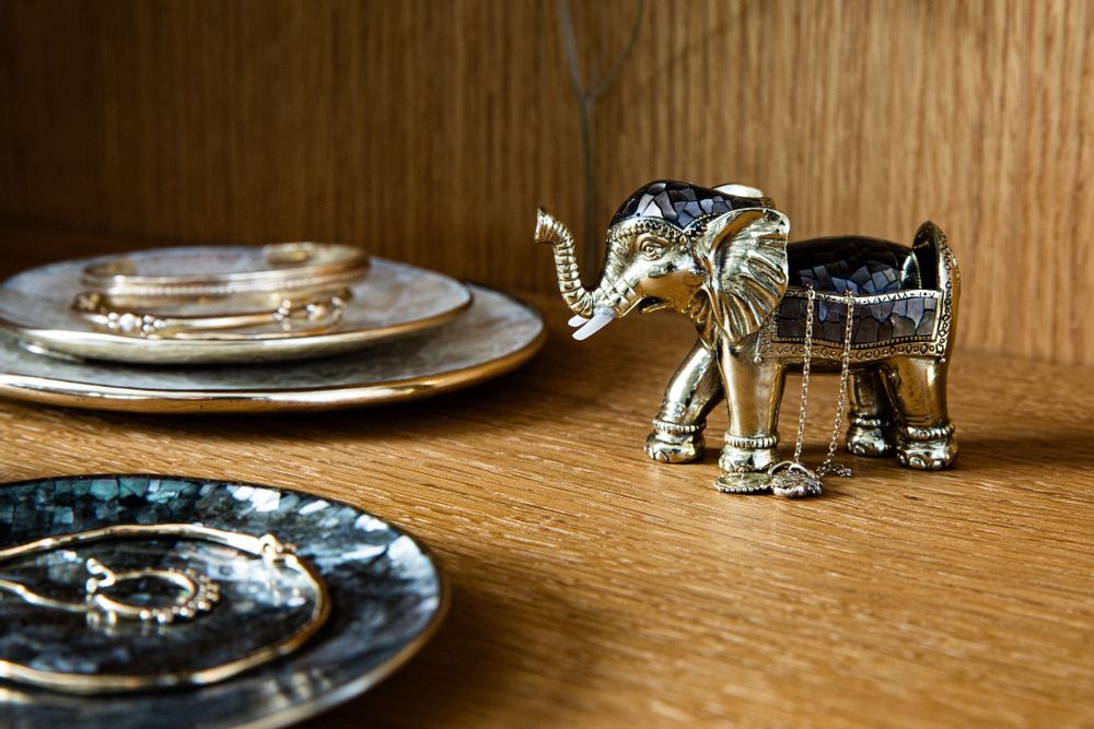 Decorative objects - Elephant box made of natural mother-of-pearl and recycled brass - WILD BY MOSAIC