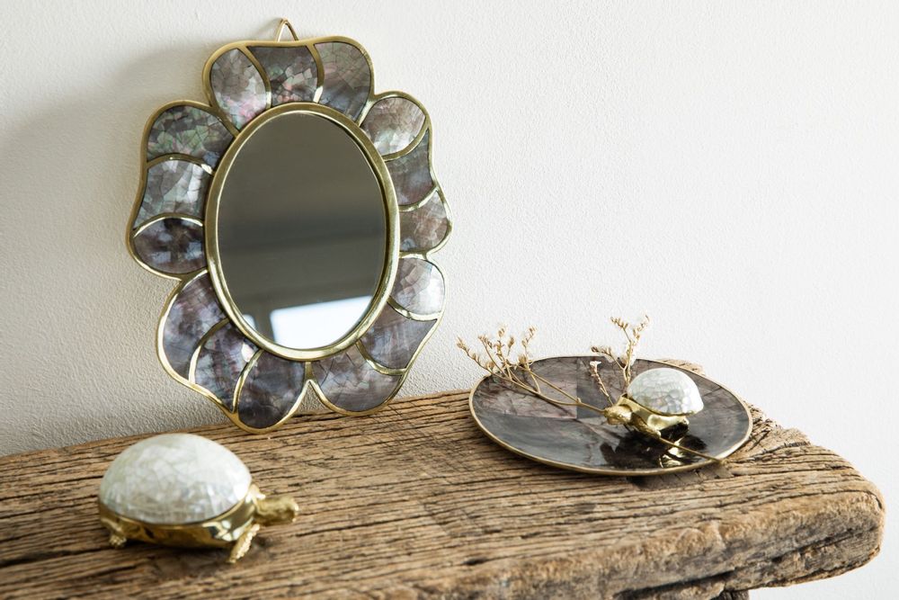 Miroirs - Miroir Flower nacre naturelle et laiton recyclé - WILD BY MOSAIC