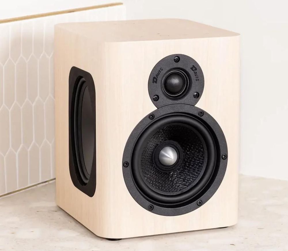 Speakers and radios - Octavio Maestro - Audio Speaker - OCTAVIO