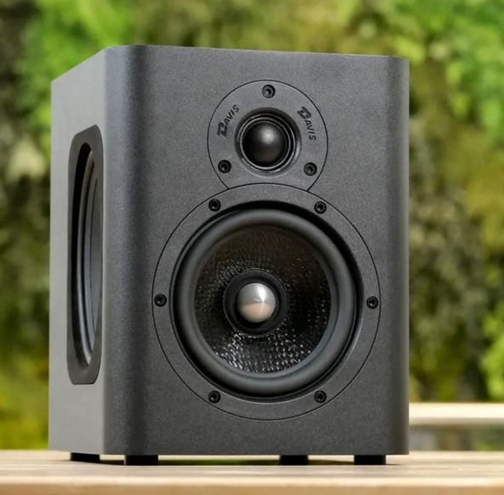 Speakers and radios - Octavio Maestro - Audio Speaker - OCTAVIO