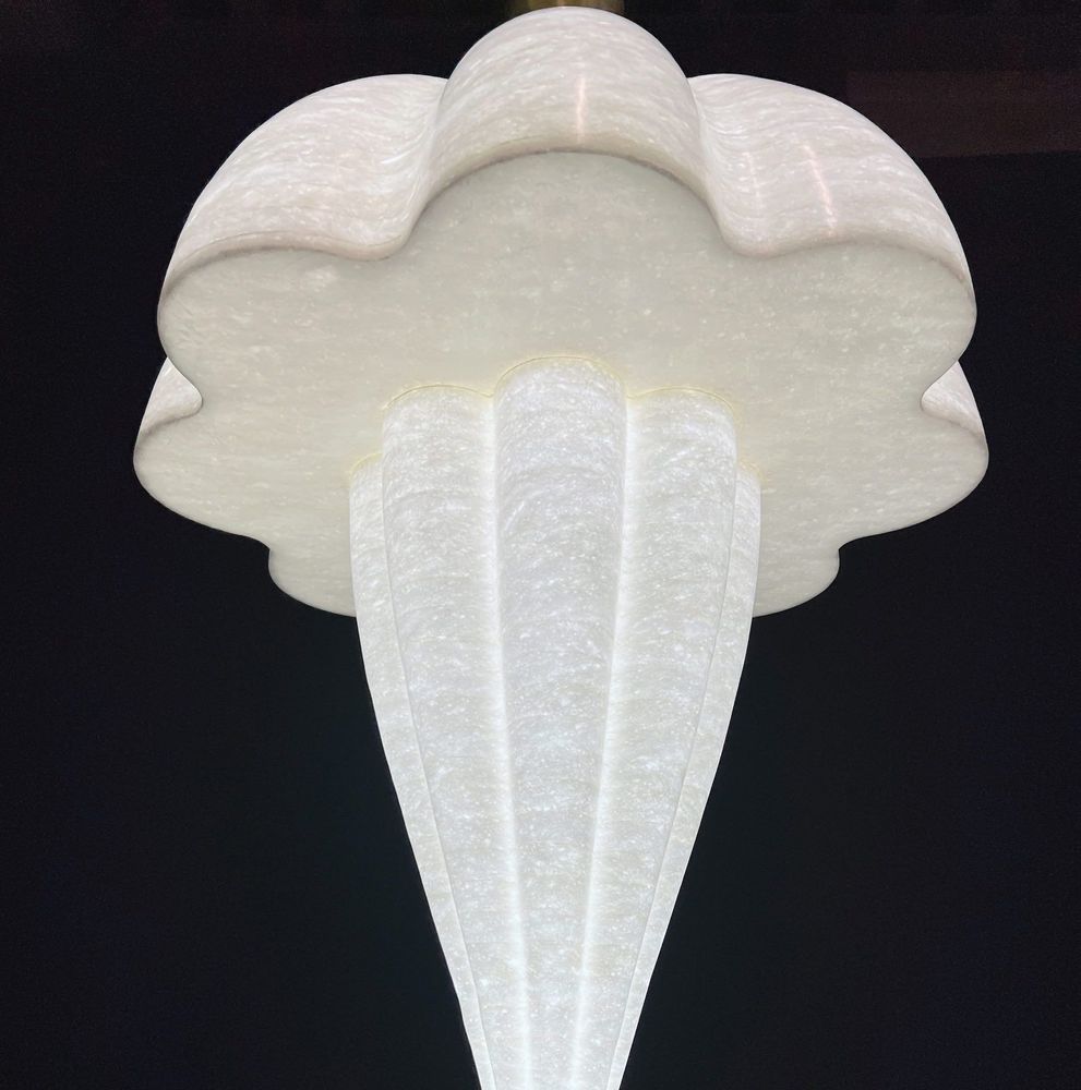 Objets de décoration - Grand Lustre Medusa en marbre blanc. - ATELIER H