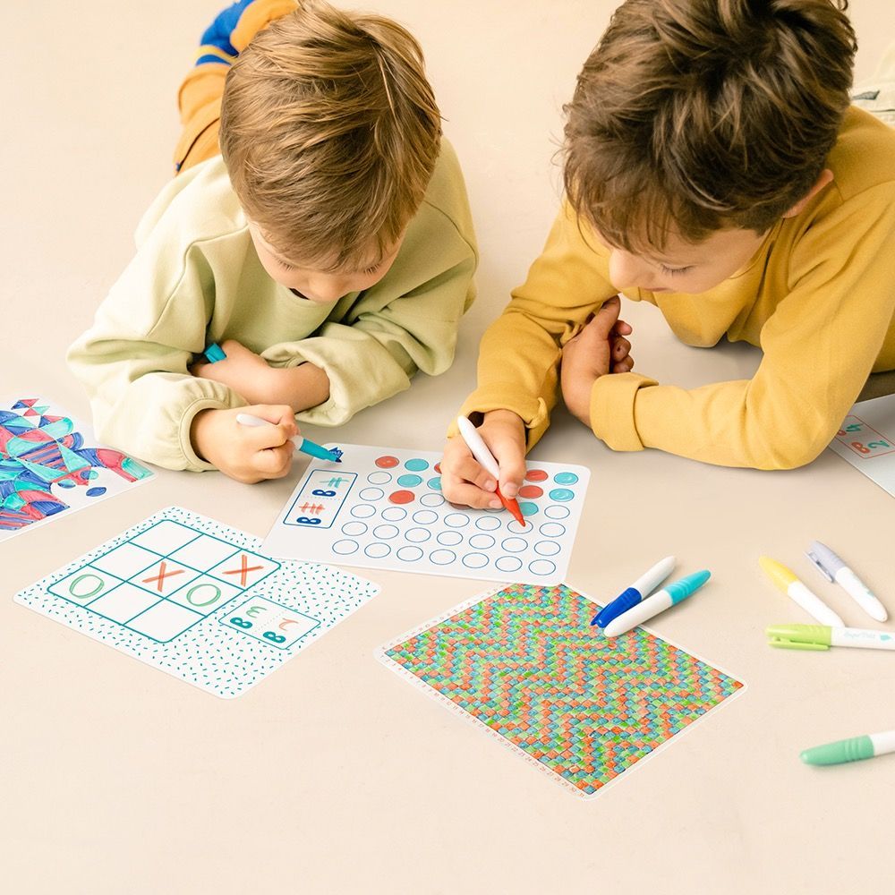 Jeux enfants - TRAVEL GAME : 6 jeux nomades effaçables pour s’amuser à l’infini ! - SUPERPETIT