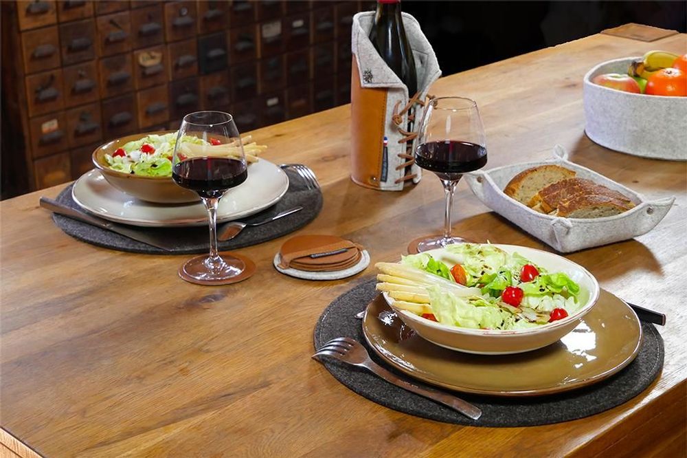 Formal plates - Cowhide and wool felt placemats - L'ATELIER DES TANNERIES