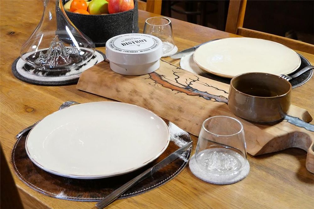 Formal plates - Cowhide and wool felt placemats - L'ATELIER DES TANNERIES