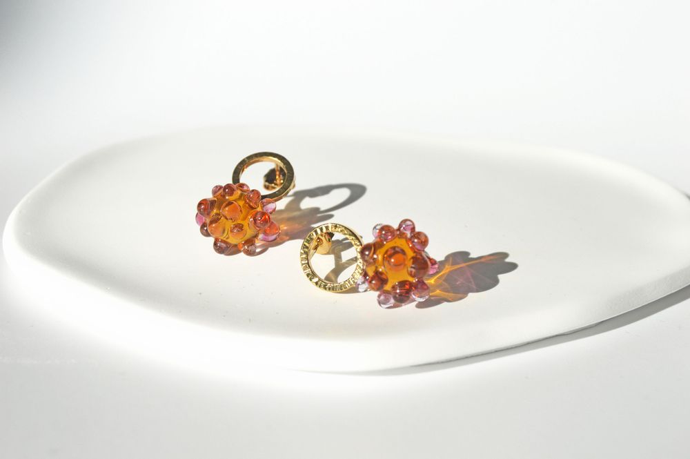 Cadeaux - Boucles d'oreilles en laiton plaqué or 18 carats et verre - CHAMA NAVARRO