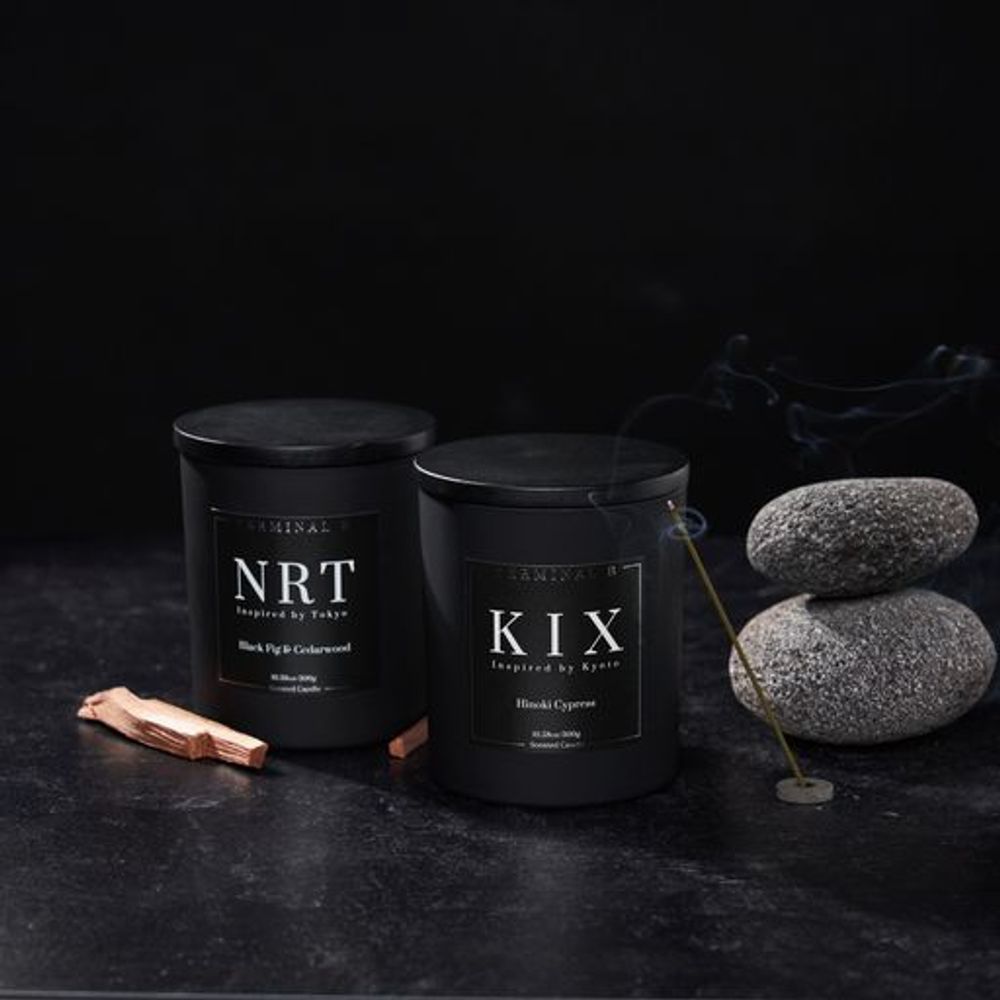 Gifts - NRT - TOKYO - Black candle, cedar wood and fig - TERMINAL B