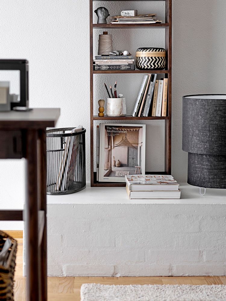 Shelves - BLOOMINGVILLE MULTIBRAND HOUSE