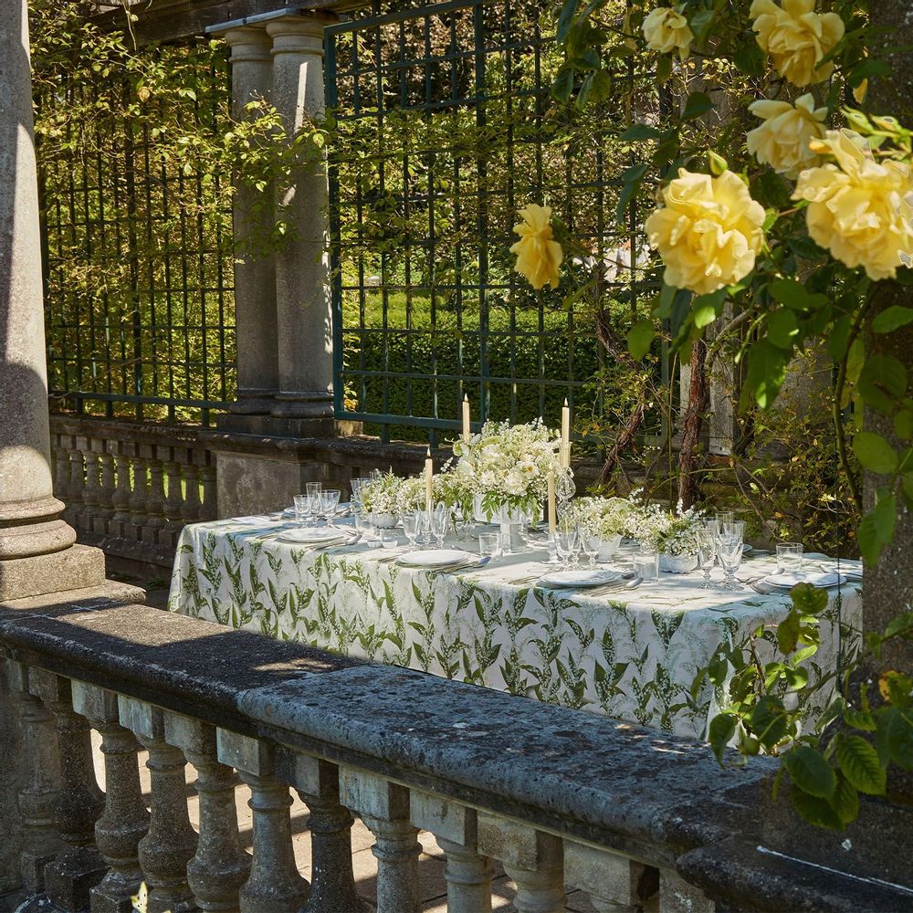 Table cloths - LILY OF THE VALLEY 'Muguet' Linen Tablecloths & Napkins - SUMMERILL AND BISHOP