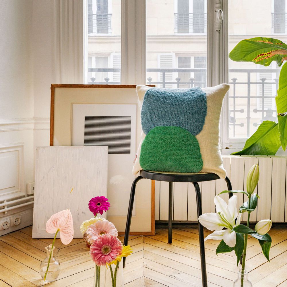 Cushions - The Vase Cushion - COLORTHERAPIS