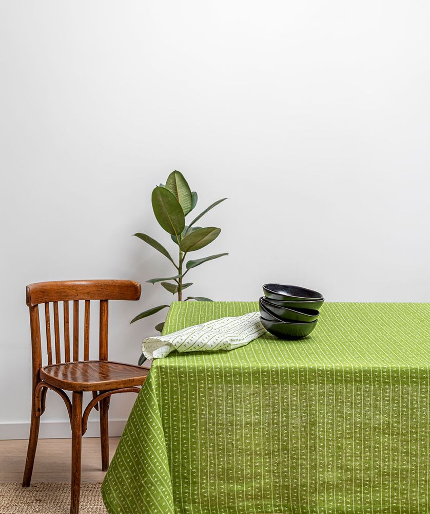 Linge de table textile - Nappe de table 100% lin Motif -ARRASTA PÉ couleur Vert ABACATE - SABIÁ DESIGN