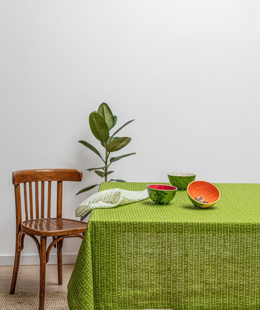 Linge de table textile - Nappe de table 100% lin Motif -ARRASTA PÉ couleur Vert ABACATE - SABIÁ DESIGN
