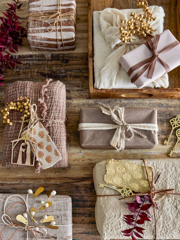 Guirlandes et boules de Noël - Kaley Bibelot, Or, Bois Set of 9 - BLOOMINGVILLE MULTIBRAND HOUSE