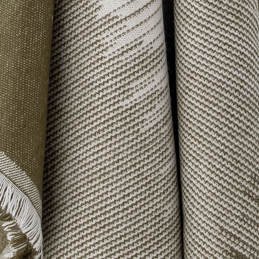 Throw blankets - Lucienne Throw, Green, Acrylic - BLOOMINGVILLE MULTIBRAND HOUSE