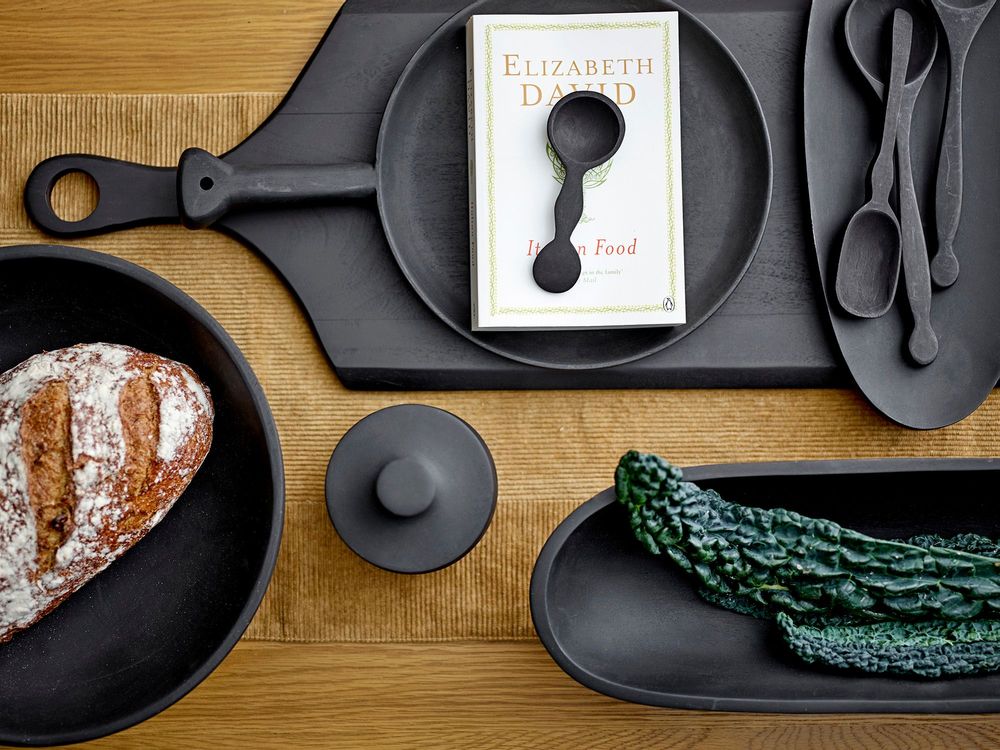 Couverts & ustensiles de cuisine - Okai Planche de service, Noir, Acacia - BLOOMINGVILLE MULTIBRAND HOUSE