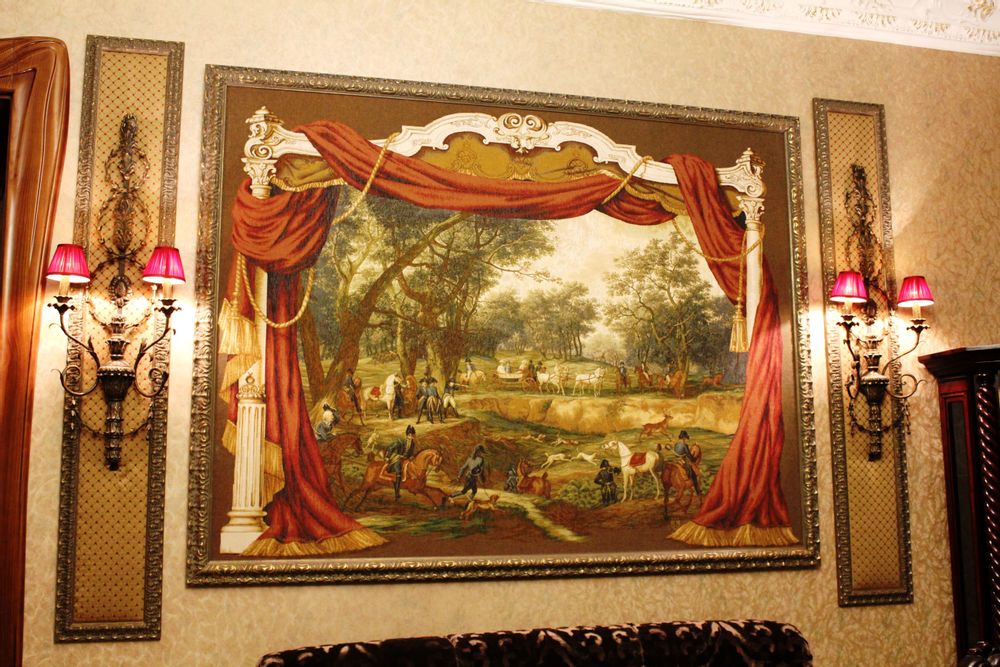Customizable objects - Wall tapestry "Hunting" and curtains with tapestry lambrequins. - VLADA DIZIK KOSHKIN DOM