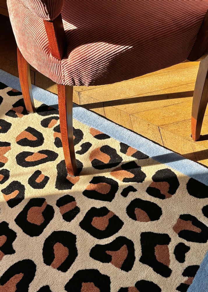 Design carpets - Blue Leopard Tufted Wool Rug - COLORTHERAPIS