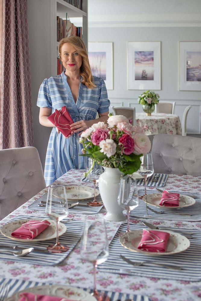 Table linen - Tablecloth Rose Garden - 140 cm x 250 cm - ROSEBERRY HOME