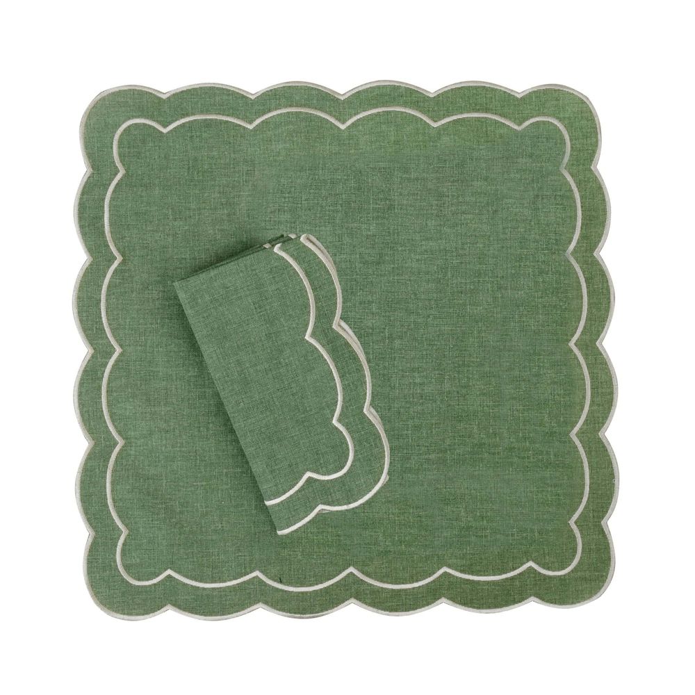 Table linen - Tablecloth Very Merry Christmas round - ⌀ 140 cm - ROSEBERRY HOME