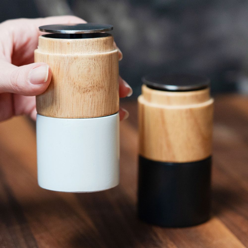 Spice grinders - WOODY - zero mess spice mill - TREBONN