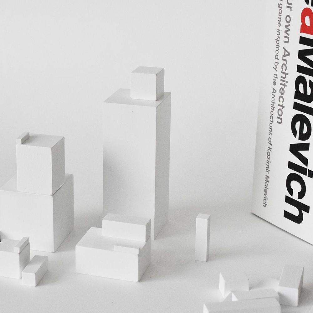 Objets design - Jouet de construction futuriste en bois blanc Architecton C4 - BEAMALEVICH