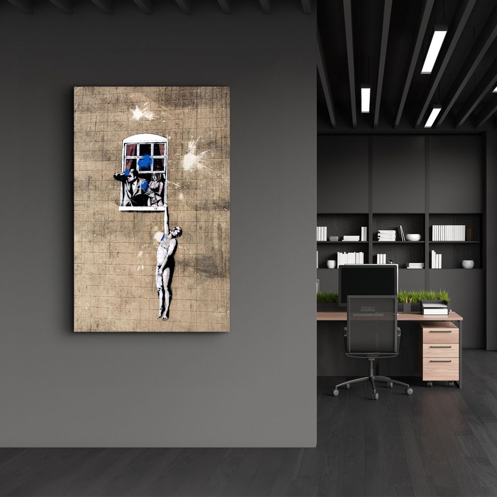 Autres décorations murales - Banksy - Homme pendu à une fenêtre | Art mural en verre 110CMx70CM - ARTDESIGNA