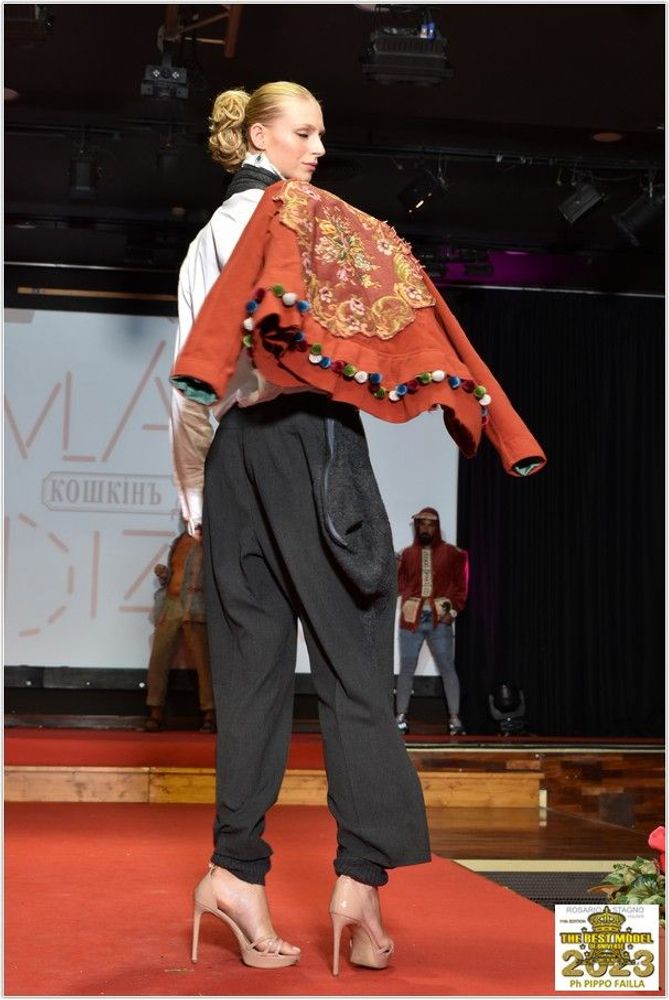 Apparel - Mood! Original cut jacket - VLADA DIZIK KOSHKIN DOM