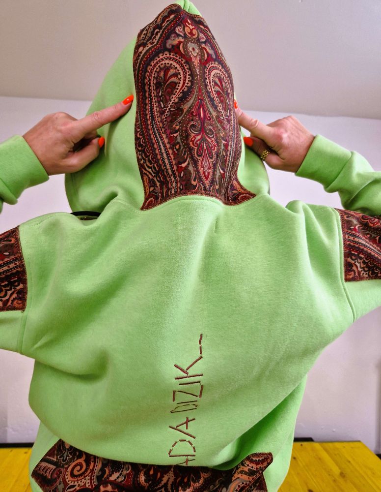 Prêt-à-porter - Sweatshirts - VLADA DIZIK KOSHKIN DOM
