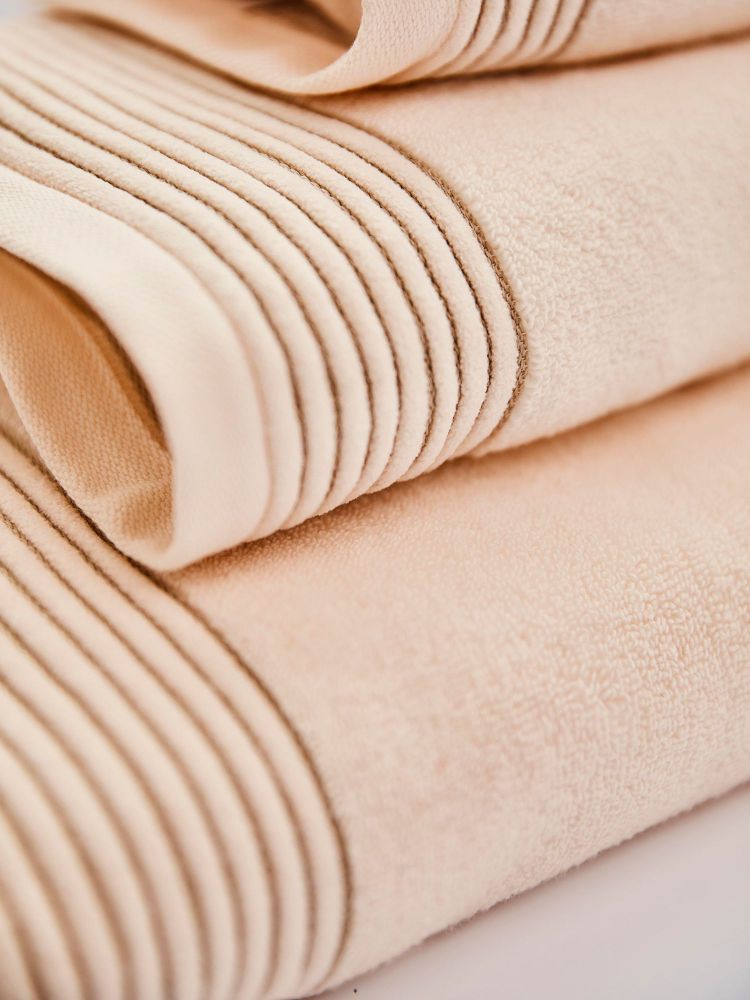 Serviettes de bain - Serviette de bain moelleuse Serene Bliss. Coton biologique Beige clair - SOWL