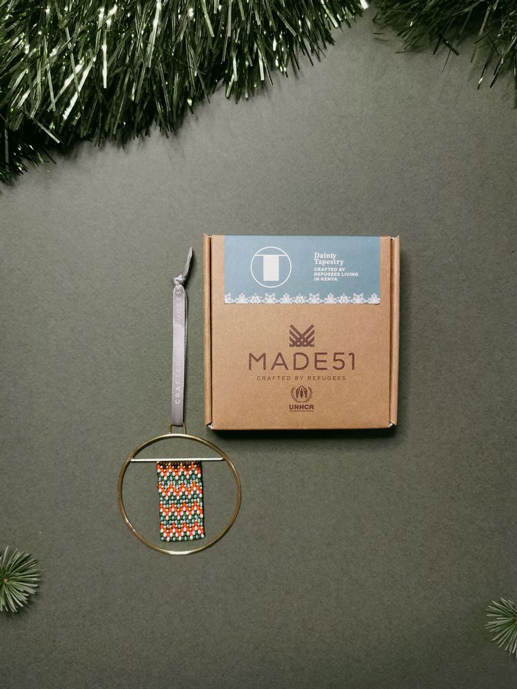 Guirlandes et boules de Noël - Une histoire pour chaque cadeau - UNHCR/MADE51