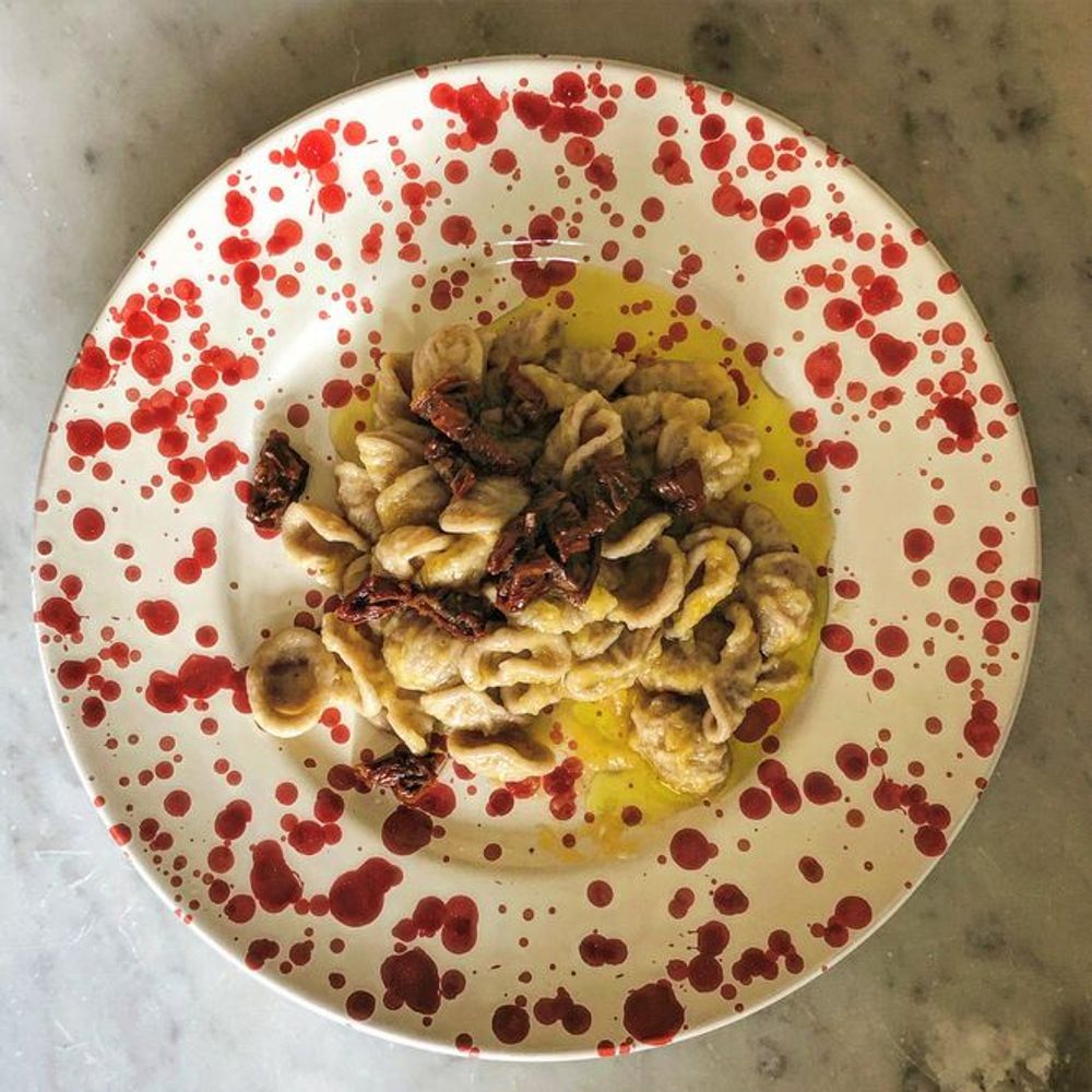 Everyday plates - Dinner plate diam. 25 cm - Splashed Line. - LOLIVA FOOD MOOD
