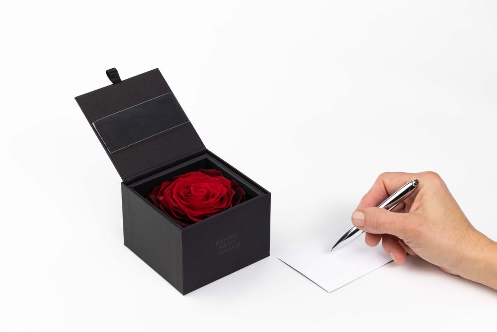 Décorations florales - Un secret - My love - 1 rose rouge éternelle XXL - Taille M - BENOIT SAINT AMAND
