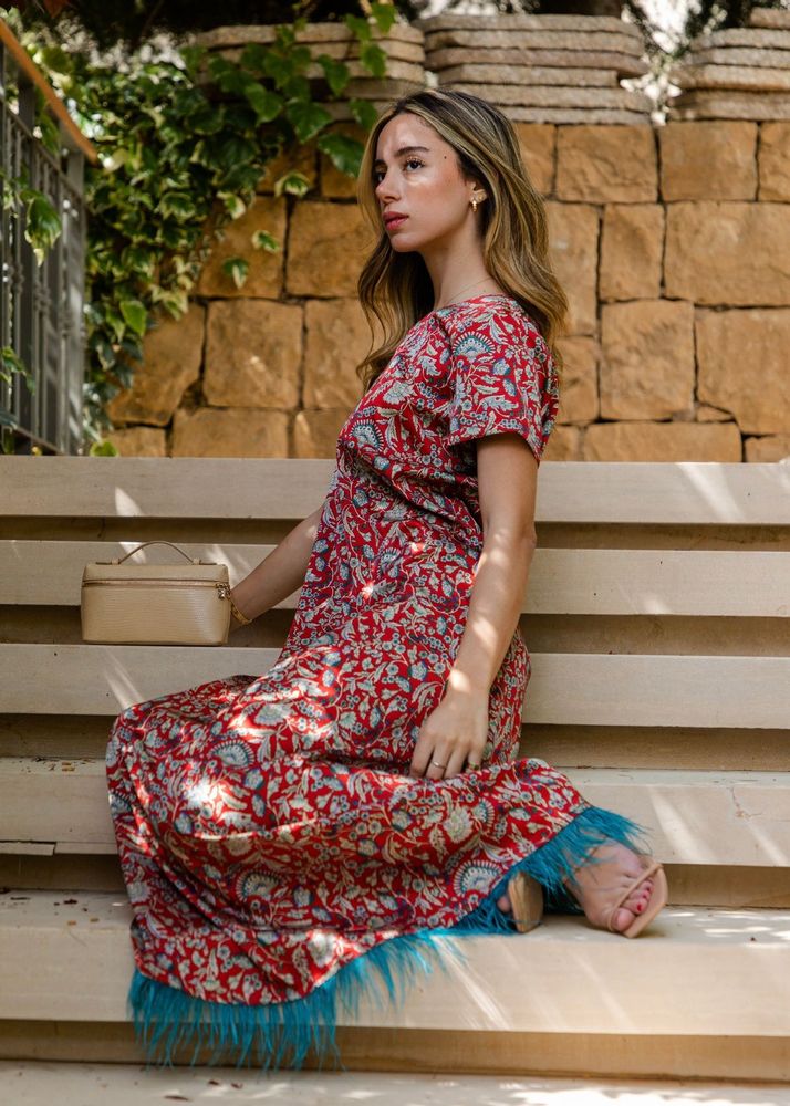 Prêt-à-porter - Robe en soie Elora rouge à plumes bleues - HYA CONCEPT STORE